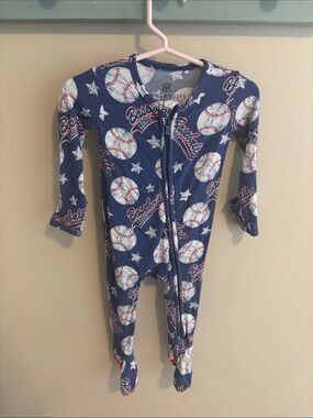 Bums & Roses Bamboo Pajamas 3-6 Months Baseball Zippy Romper Sleep Regular Wear